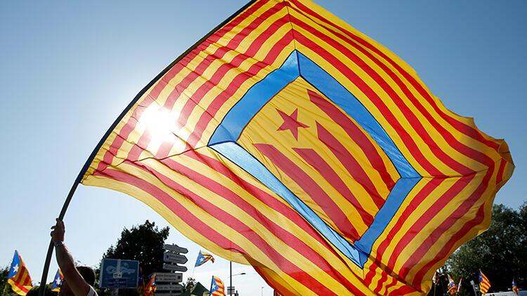 Katalanlardan İspanya'da hükümet kurulması için 'referandum' şartı