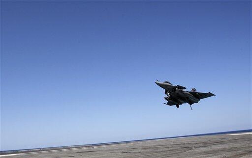 Libya savaş uçağı Tunus'a mecbur iniş yaptı