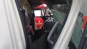 Kuzey Marmara Otoyolunda kamyonet TIRa çarptı