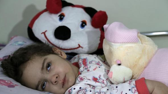 Oyunlarını Azra bebek için sahneleyecekler