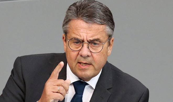 Gabriel, hükümeti de partisini de uyardı: Hata olur! Gabriel, hükümeti de partisini de uyardı: Hata olur!