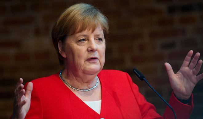Hitler’e suikast düzenleyenleri kahraman ilan etti Hitler’e suikast düzenleyenleri kahraman ilan etti