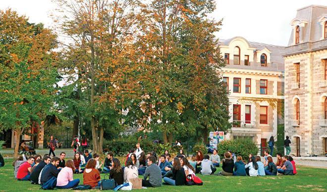 Üniversitelere e-kayıtlar başladı Üniversitelere e-kayıtlar başladı