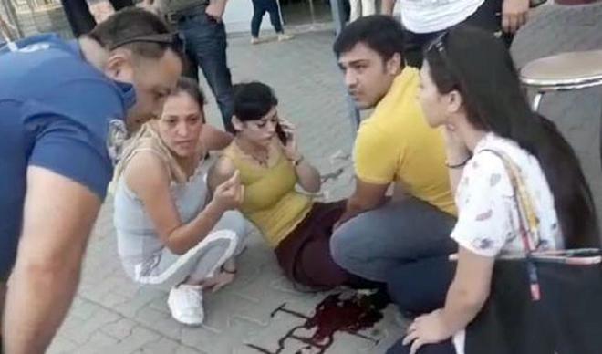 Plakayı ‘evleniyoruz’ yazısıyla kapatıp dehşet saçtılar Plakayı ‘evleniyoruz’ yazısıyla kapatıp dehşet saçtılar
