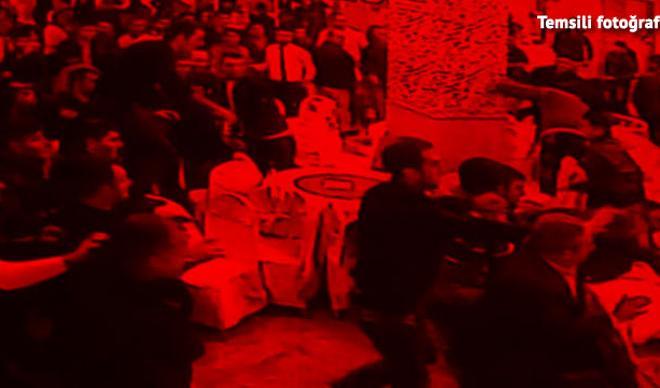 En mutlu günleri kabusa döndü! Düğünde "Çok oynadınız" kavgası En mutlu günleri kabusa döndü! Düğünde "Çok oynadınız" kavgası