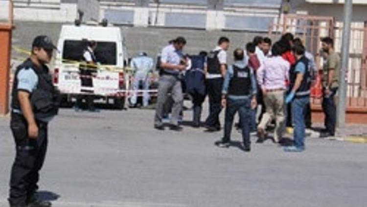 İstanbul'da karakola canlı bomba saldırısı: 1 şehit
