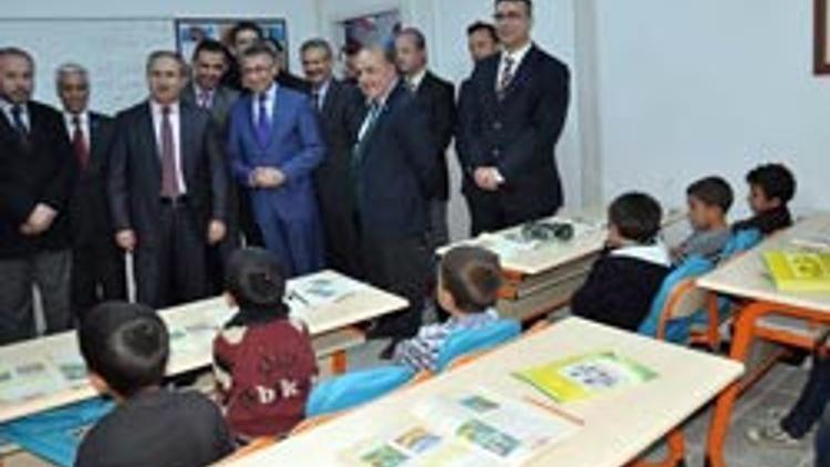 UNICEF’ten çadır kente 24 derslikli okul