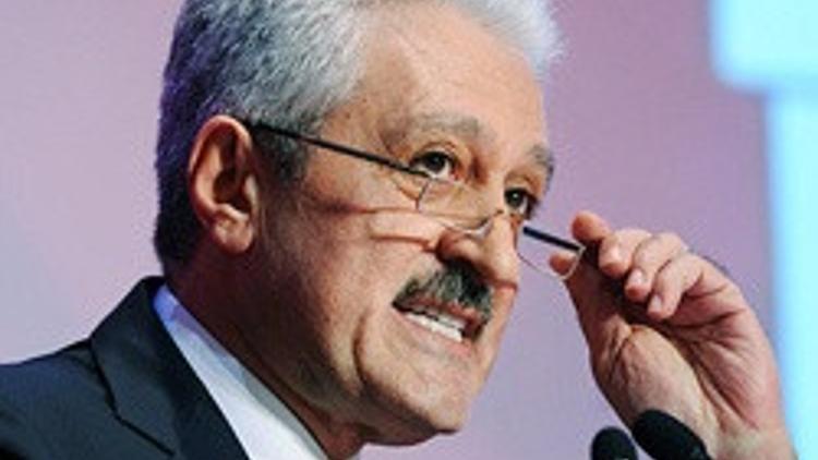 "Fenerbahçe'yi uçuruma sürüklüyorlar"