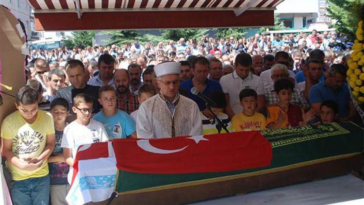 11 yaşındaki çocuğun cenazesinde arkadaşları en önde saf tuttu
