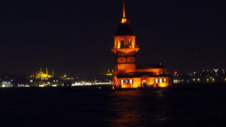 İstanbul “Kadına Karşı Şiddetle Mücadele” için “Turuncu”ya boyandı