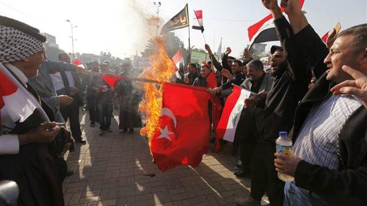 Irak'ta Türk Bayrağı yakıldı