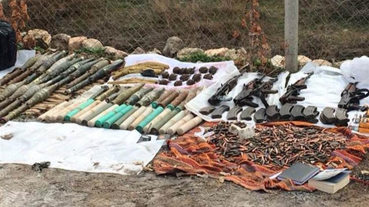 Dargeçit Belediyesi'ne ait traktör römorkunda cephanelik ele geçirildi