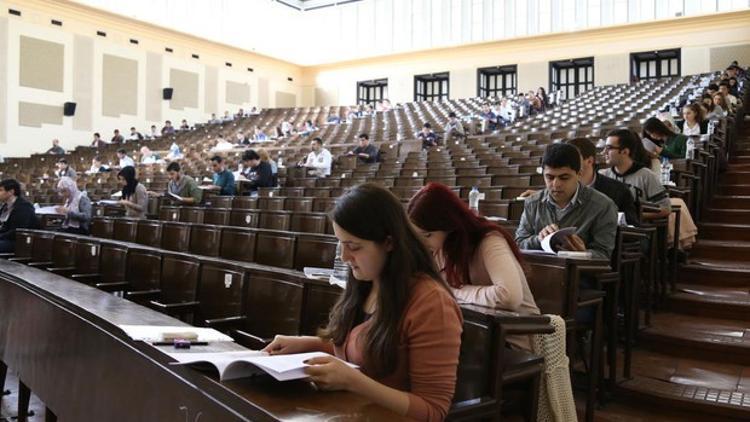 Mezunlar ve liseliler, LYS sosyal bilimlerde başarı için birbiriyle yarışıyor