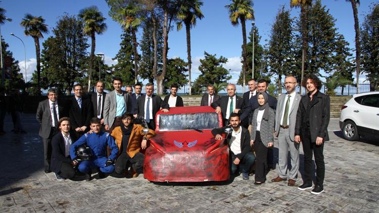 Üniversiteliler elektromobil araç üretti