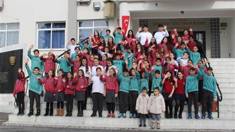 Bu okulda 33 ikiz, bir üçüz öğrenci var