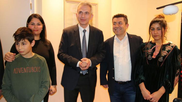 Peter Feldman, Arslaner’in evini ziyaret etti