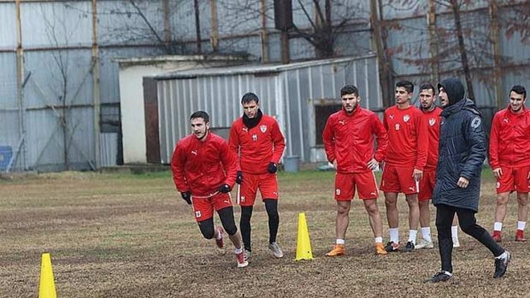 Manisaspor 13 futbolcu deniyor