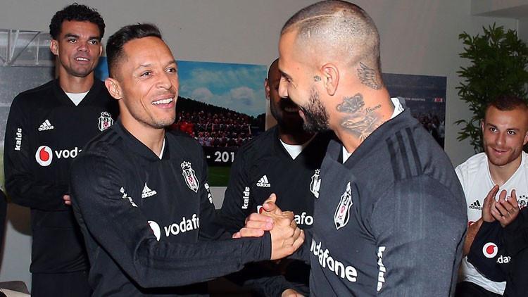 Adriano: "Başka bir takımla ön protokol imzalayabilirim"
