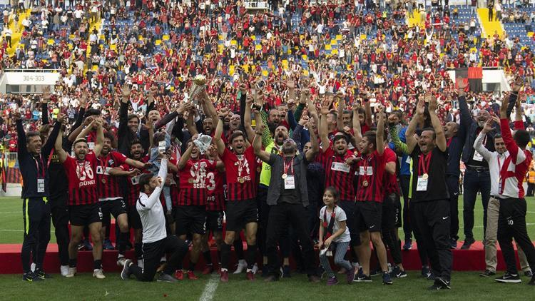 Van Büyükşehir Belediyespor, TFF 2. Lig'de!