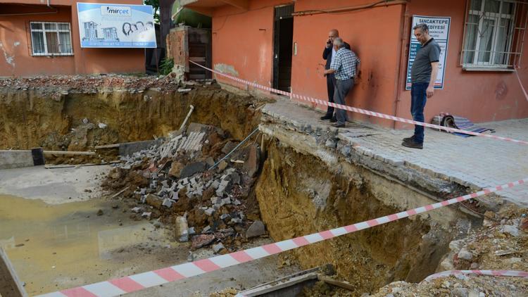 Sancaktepe'de 3 katlı bina boşaltıldı