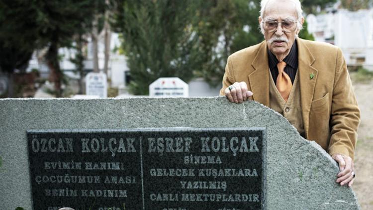 Eşref Kolçak eşi Özcan Kolçak ve oğlu Harun Kolçak'ın mezarına defnedilecek