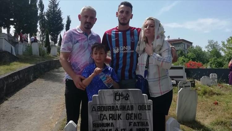 Sözleşme imzaladı, bordo-mavi sevdası uğruna ölen amcasına koştu!