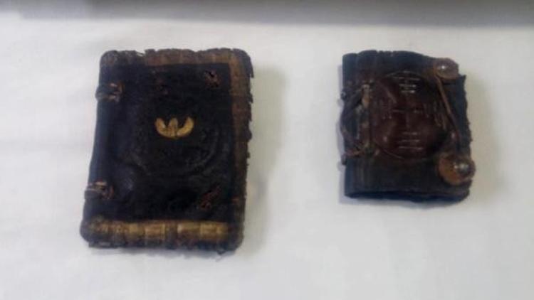Sakarya'da tarihi 2 Tevrat ele geçirildi