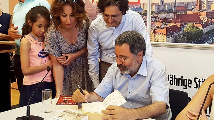 ‘Yazarken öğreniyor, öğrenmek için yazıyorum’