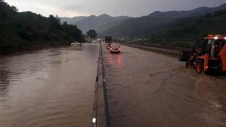 Rize'de valilik uyardı, sel alarmı verildi