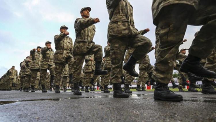 Son dakika: Yeni askerlik yasası salı gününe kaldı
