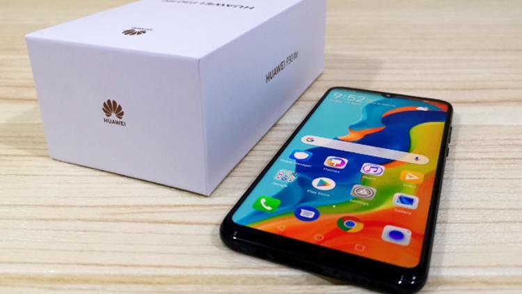 Huawei P30 lite: Uygun fiyatlı telefon arayanlara...