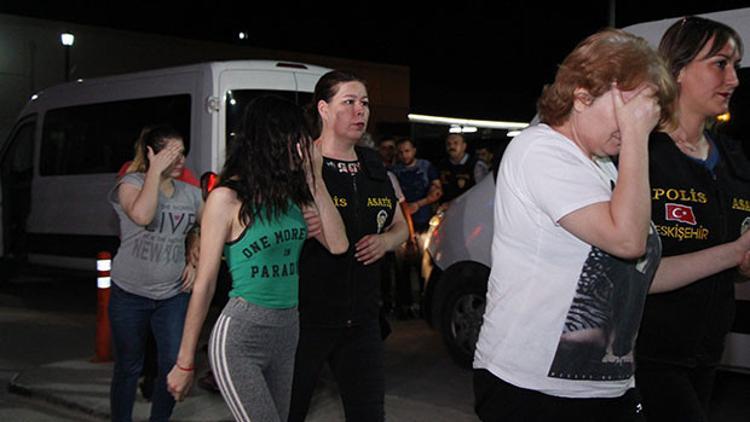 Ünlü aileye dehşeti yaşatmışlardı! 47 gün sonra Eskişehir'e getirildiler