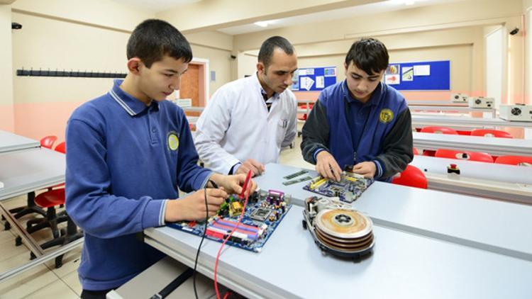 MEB'den meslek lisesi öğretmenlerine gelişim eğitimi
