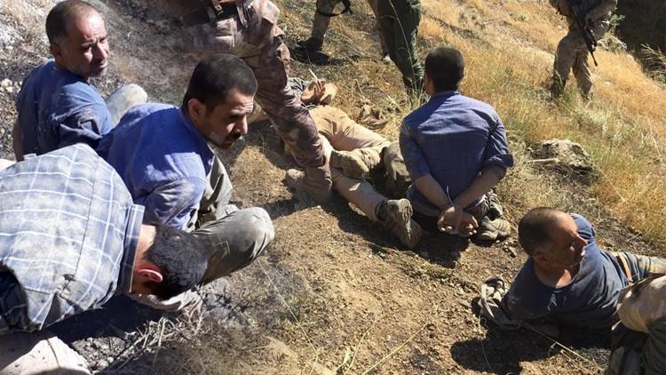Teröristlerin yakalanma anına ait fotoğraflar ortaya çıktı