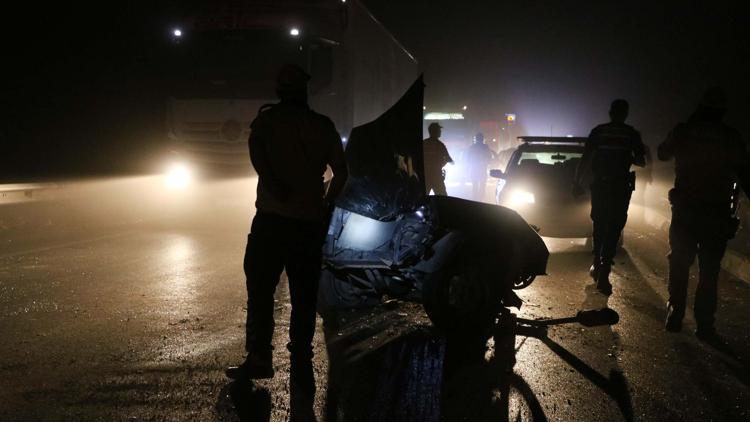 Feci kaza... İkiye bölündü