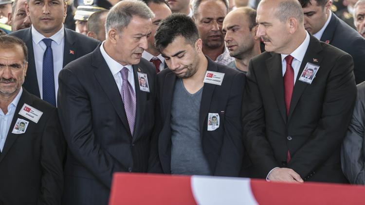 Şehit astsubay, silah arkadaşının yanına defnedildi