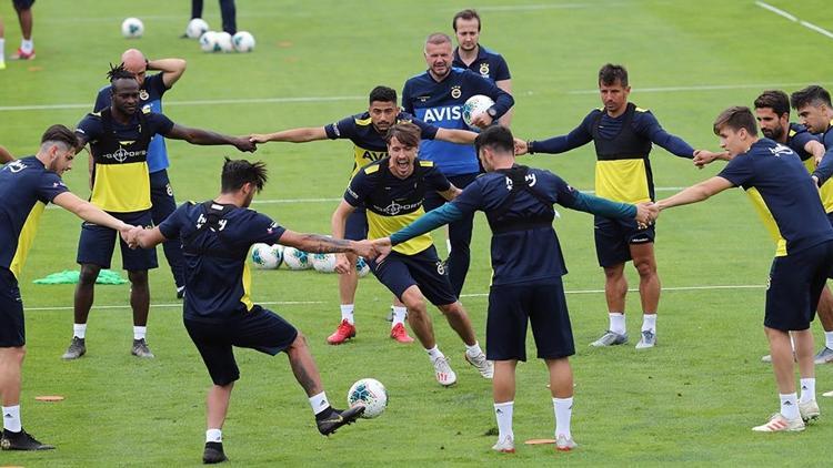 Fenerbahçe'de yeni sezon hazırlıkları sürüyor