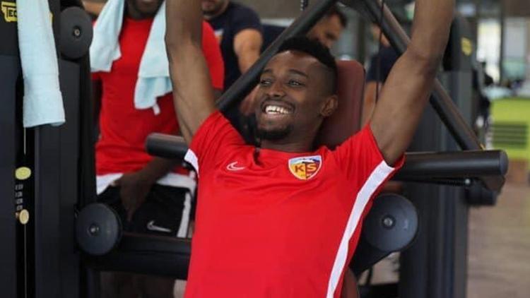 Fenerbahçe'nin gözdesi Mensah'tan transfer açıklaması