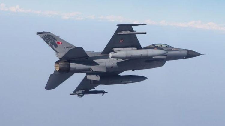 Irak'ın kuzeyine hava harekatı