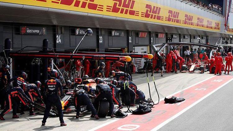 Formula 1'de rekor: 4 lastik 1.88 saniye
