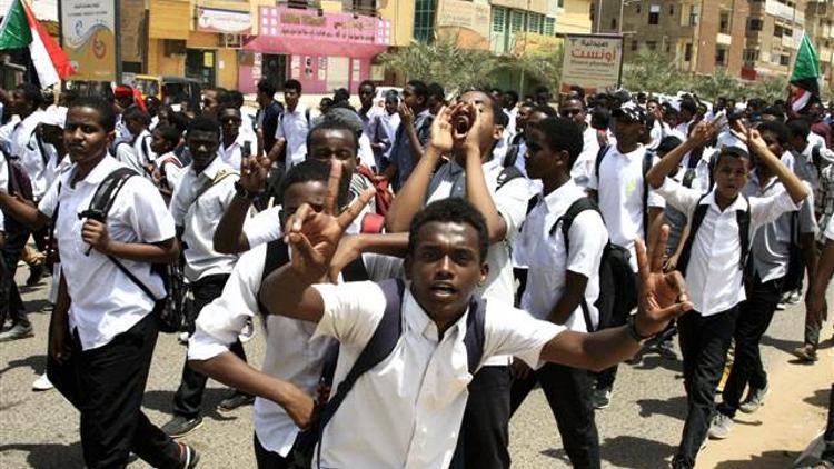 Sudan'da eğitime süresiz ara verildi