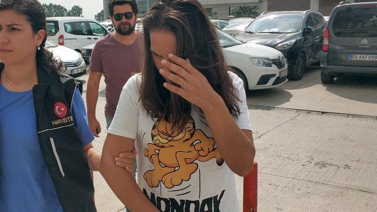 Genç kadın uyuşturucu ticaretinden gözaltında