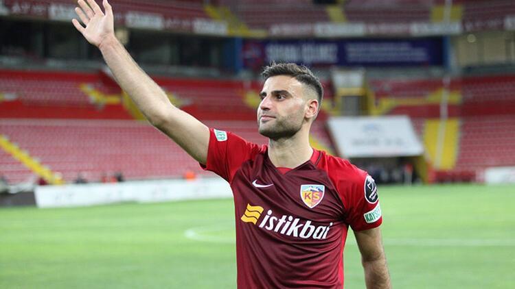 Fenerbahçe'nin yeni transferi Deniz Türüç kimdir?