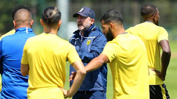 Yeni Malatyaspor'un UEFA Avrupa Ligi kadrosu açıklandı