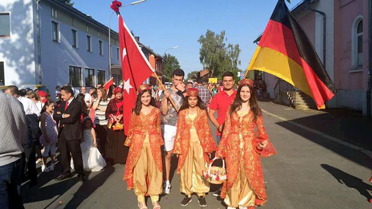 175 yıllık festivale ‘bindallı’yla katıldılar