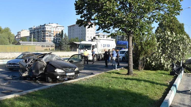Kütahya'da feci kaza: 1 ölü, 2 yaralı