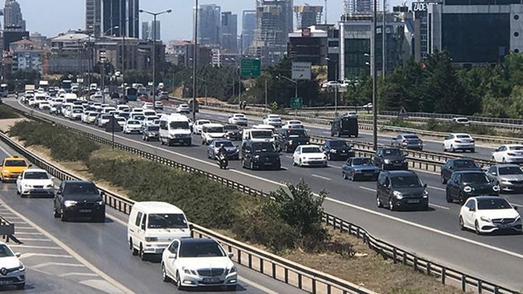 İstanbul’da bayram tatili trafiği başladı