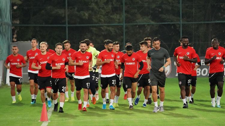 Gazişehir Gaziantep'te Fenerbahçe mesaisi başladı