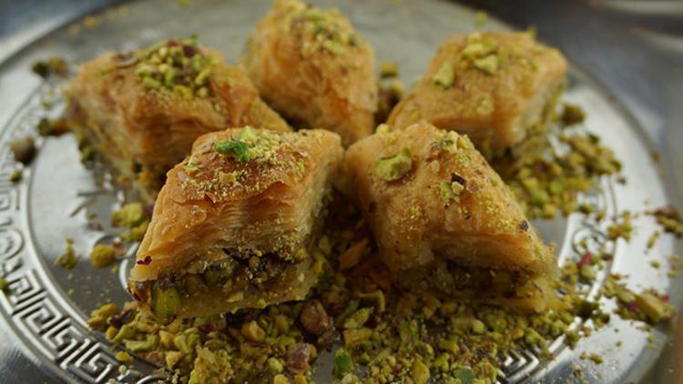 Ev baklavası nasıl yapılır? Ev baklavası tarifi ve malzemeleri