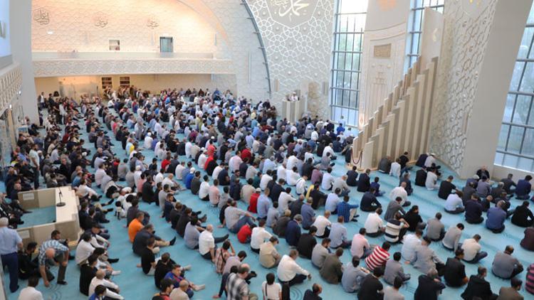 Avrupa’da Kurban Bayramı coşkusu
